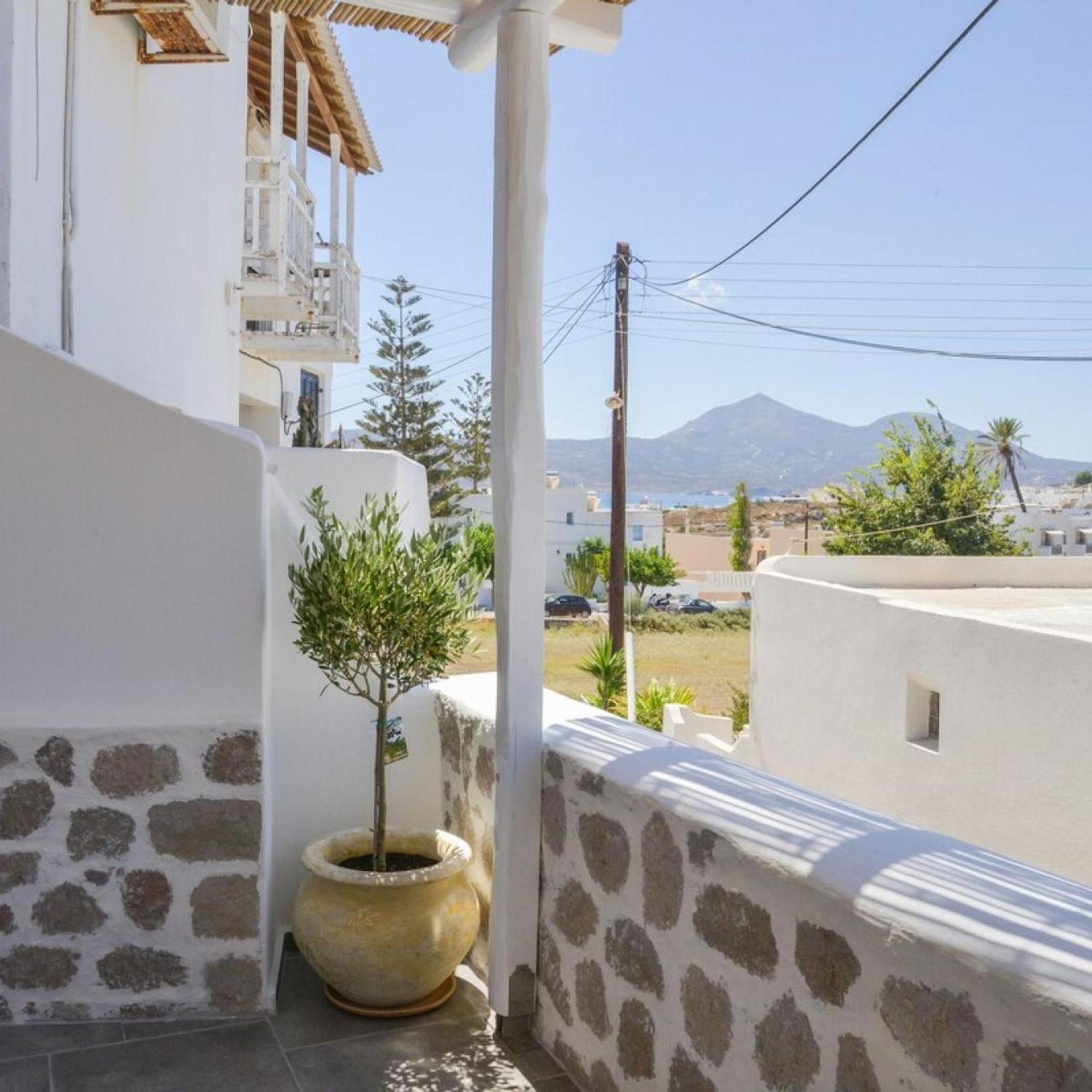 Dream On Milos * Adamantas (Milos)